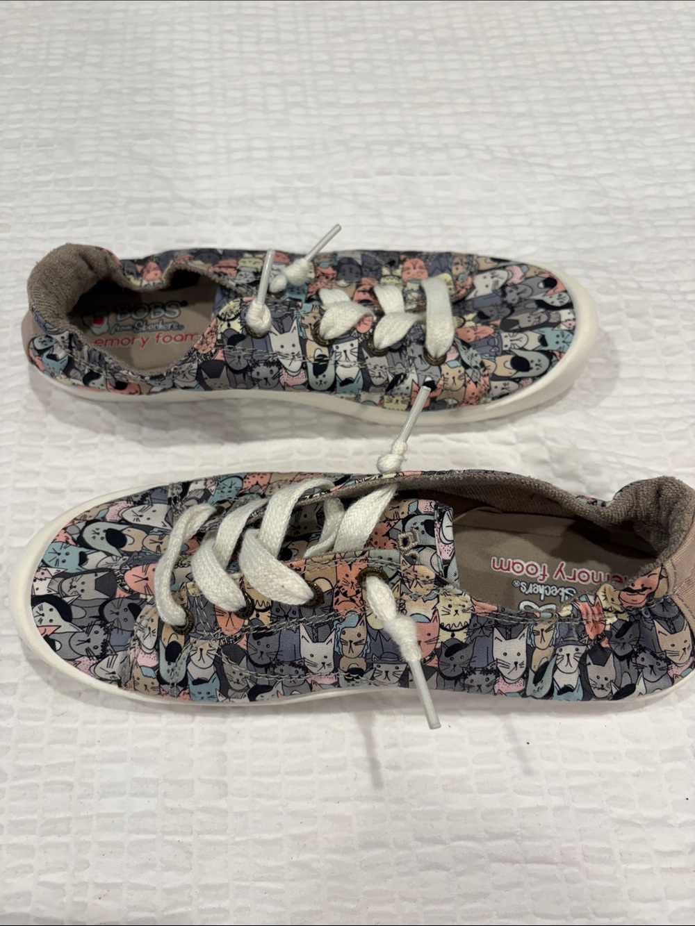 Bob’s from Skechers Women’s Cat Pattern Casual Lace-Up Sneakers
Size 8 - Picture 1 of 5